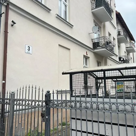 Six - 3 Bedroom Near Monte Cassino By Oneapartments Sopot