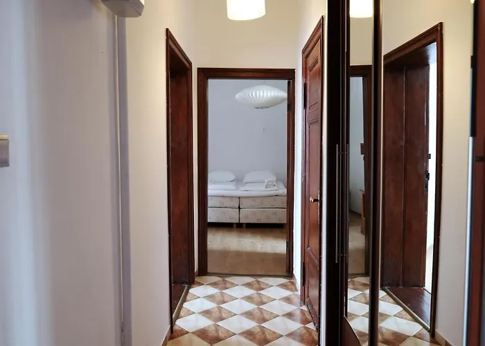 Six - Monte Cassino By Oneapartments Апартаменты